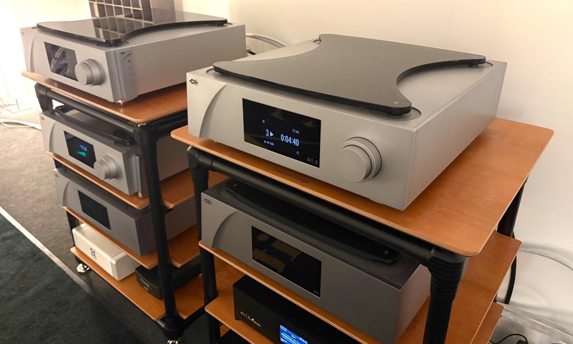 The Andante Largo Grand Tower Equipment Stands - Page 8 of 11 - Gy8